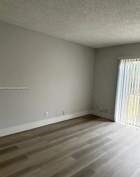 18101 NW 68th Ave — Photo 4