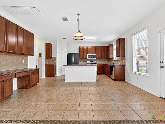 4th image of 6204 Taree Loop