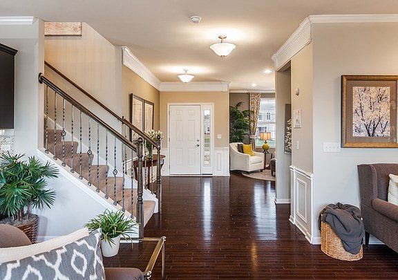 2nd image of 284 Sonora Dr