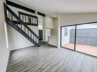208 6th St #A, Seal Beach, CA 90740