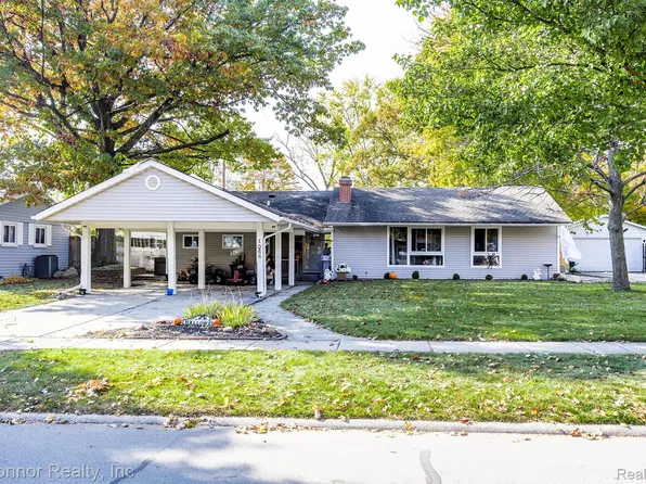 1066 Virginia Ave, Marysville, MI 48040