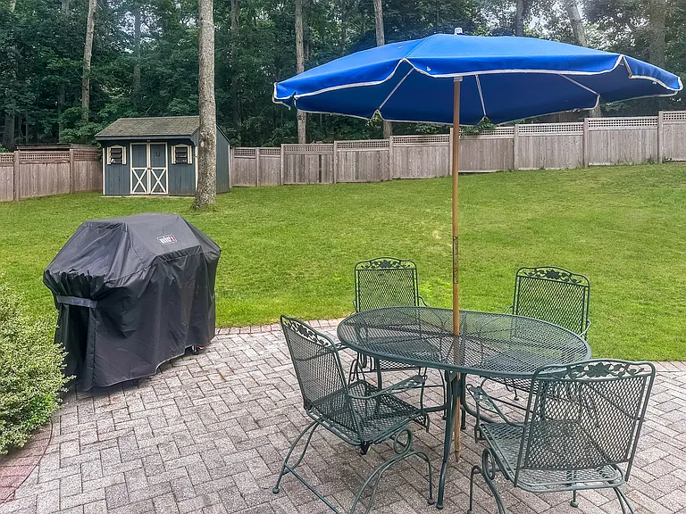 610 Eastwood Dr — Photo 9