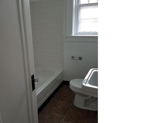 4th image of 4885 Penrose St #A