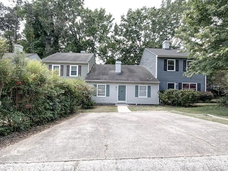 925 Westland Dr SW — Photo 1