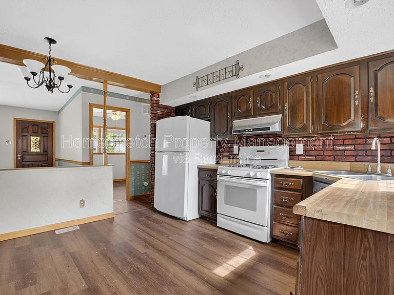 10527 Prestwick Dr — Photo 9