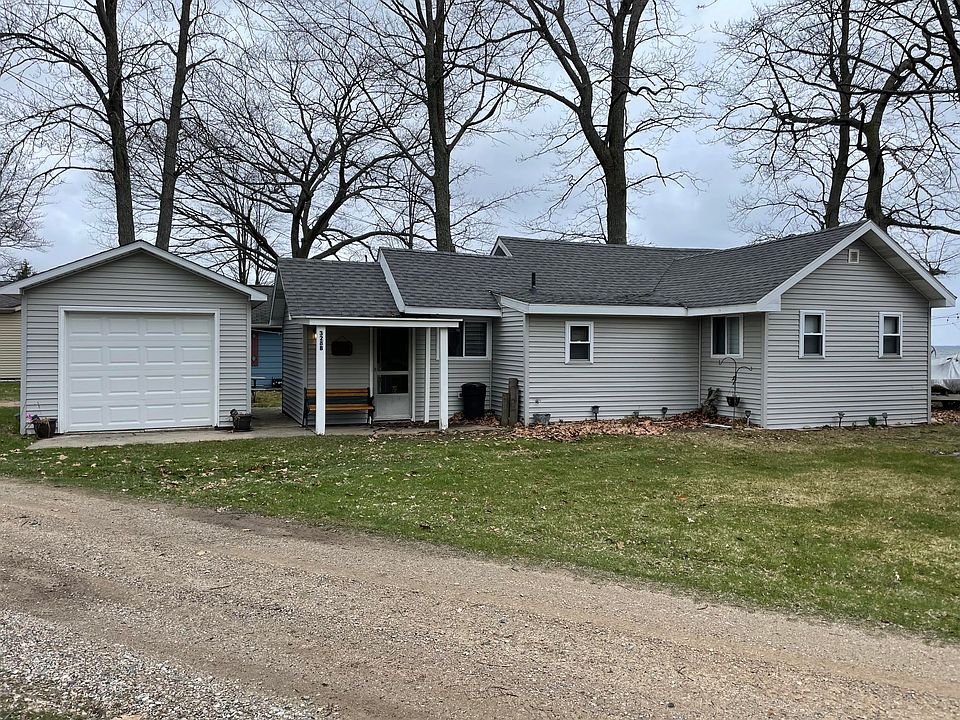 1st image of 328B Sheridan Dr