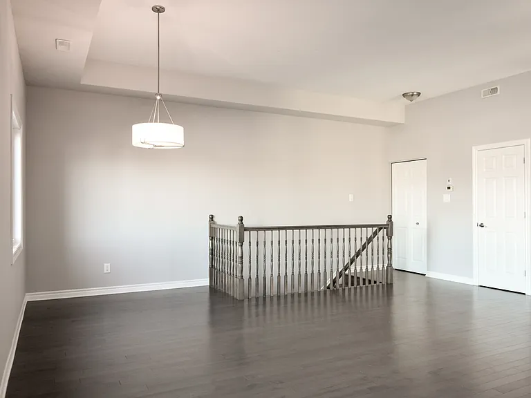 320 Lake Ave E — Photo 15