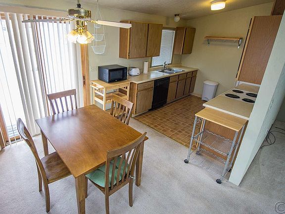 4th image of 156 Meadowlark Ct