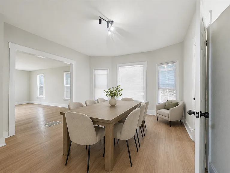 4029 Kingsbury Ave — Photo 7