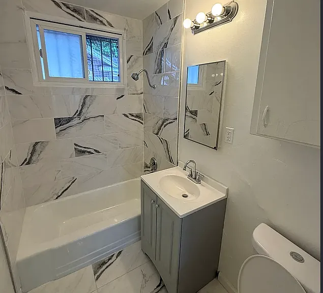 927 W Gage Ave — Photo 3