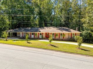 1106 W Collinwood Cir, Opelika, AL 36801