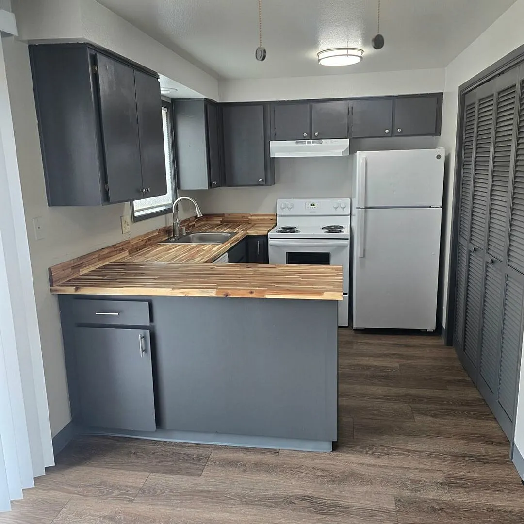 280 Westlake Village — Photo 1