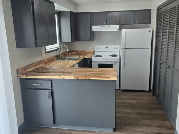 280 Westlake Village, 280 5th St APT 3, Woodland, WA 98674