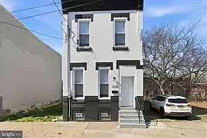 2528 Page St — Photo 1