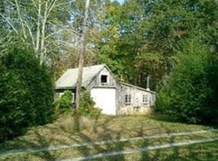 45 Mattapoisett Rd, Rochester, MA 02770