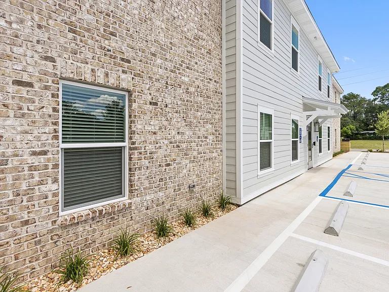 305 Okaloosa Ave — Photo 39