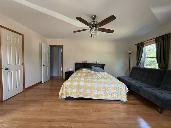 3rd image of 361 Chicory Ln