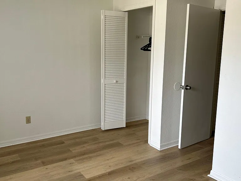 1302 Cypress Cove Ct — Photo 14