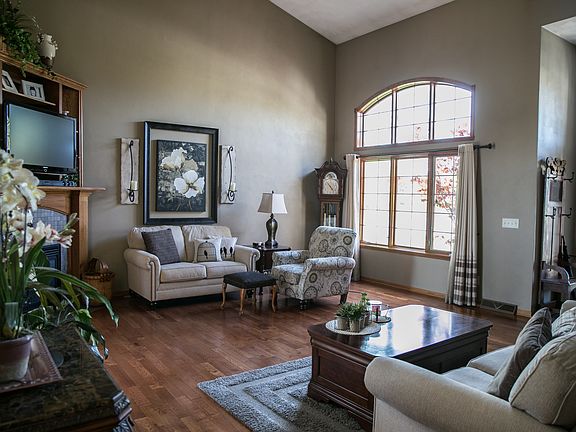 3rd image of 6121 Sweet Grass Dr