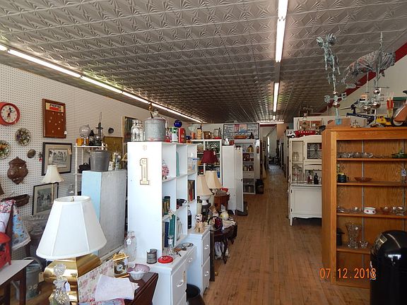 2nd image of 519 Main St