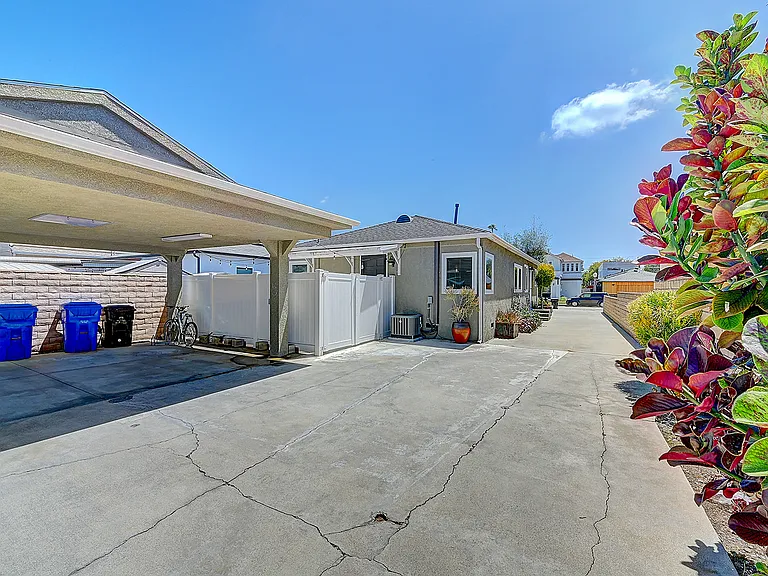 4136 Tilden Ave — Photo 34