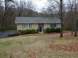 1004 Woodfield Ln, Hixson, TN 37343