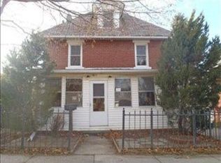 911 8th Ave, Monroe, WI 53566