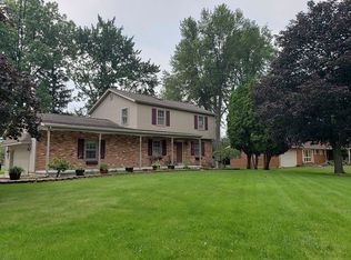 1405 Conneaut Ave, Bowling Green, OH 43402