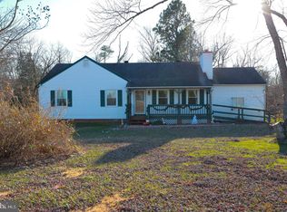 16231 Genito Rd, Moseley, VA 23120