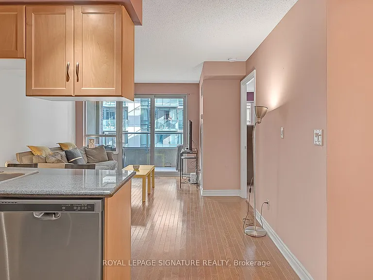 270 Wellington St W #710 — Photo 2