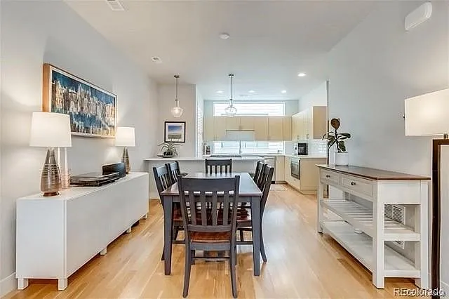 3 bed, 4.0 bath, 1488 sqft, $3,900 — Photo 4