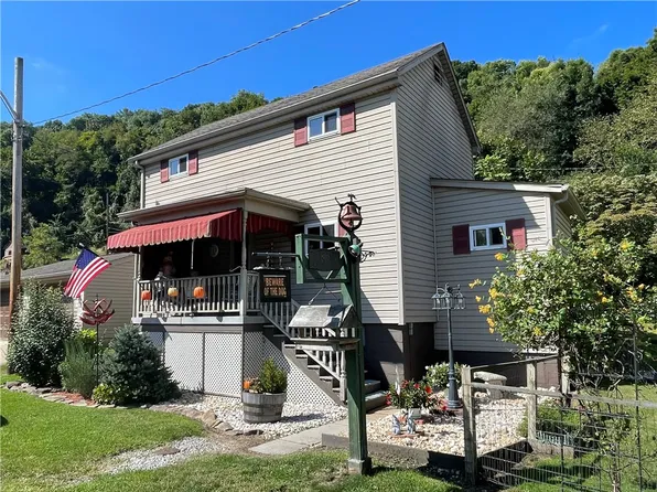 808 Kennedy Ave, East Vandergrift, PA 15629