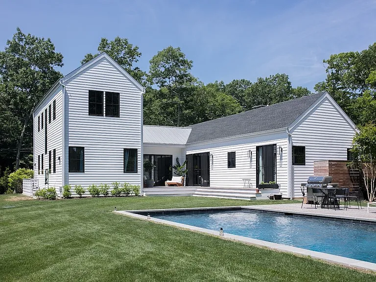 60 Alewive Brook Rd — Photo 1