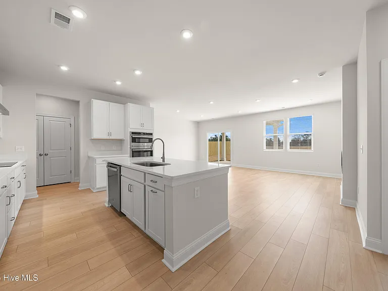7418 Linda Vista Ln — Photo 13