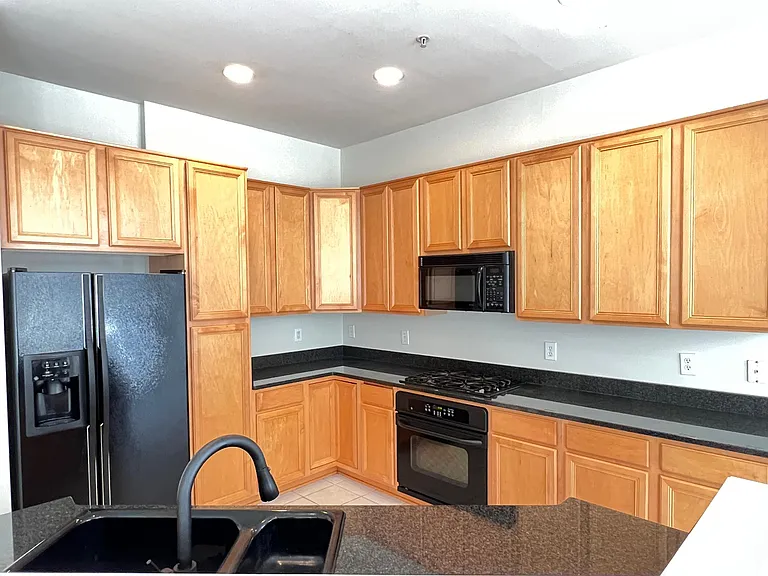 13027 Town Commons Dr — Photo 6