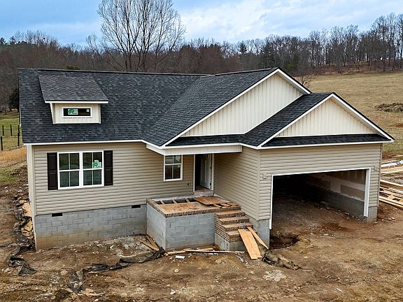 4th image of 40 Meadow Ridge Rd