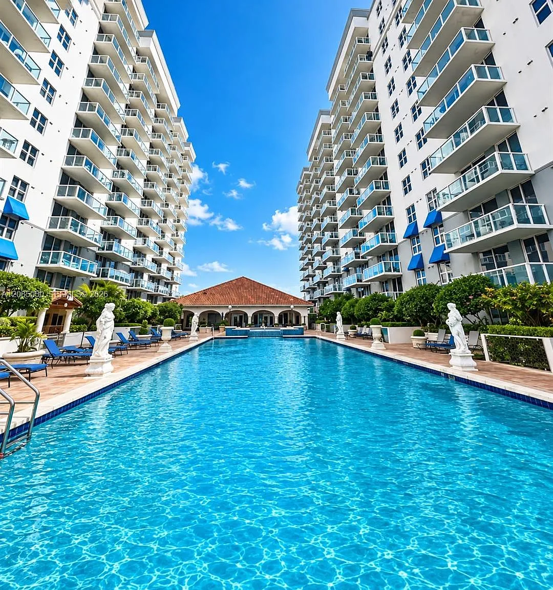 Blue Lagoon Condo — Photo 2