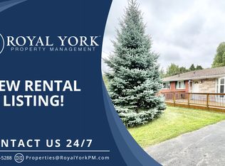 6 Sovereign Ave #2, Hamilton, ON L9H5Z7