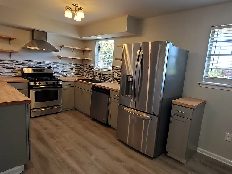 8700 Fulton St — Photo 20