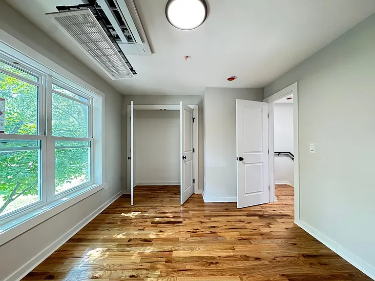 358 Campbell Ave — Photo 17