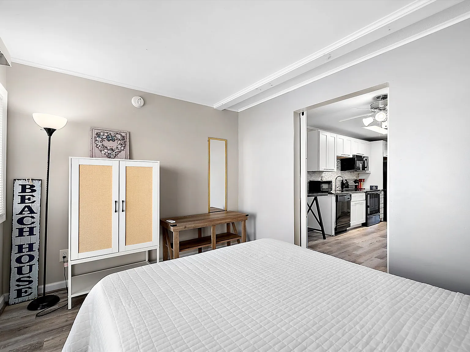 1 bed, 396 sqft, $1,200 — Photo 2