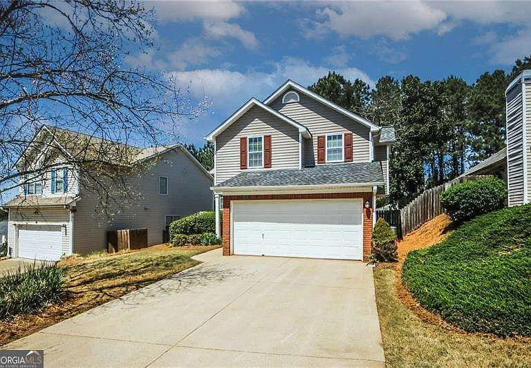 121 Stoneforest Dr — Photo 2