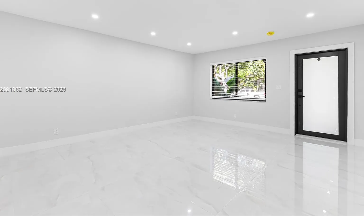 3 bed, 2.0 bath, 1714 sqft, $3,700 — Photo 3