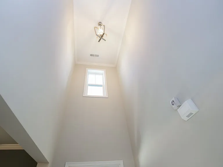 240 Parrish Ln — Photo 7