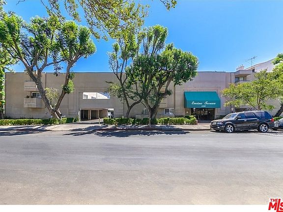 3rd image of 5320 Zelzah Ave APT 109