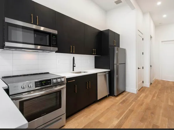 1536 De Kalb Avenue image 1 of 8