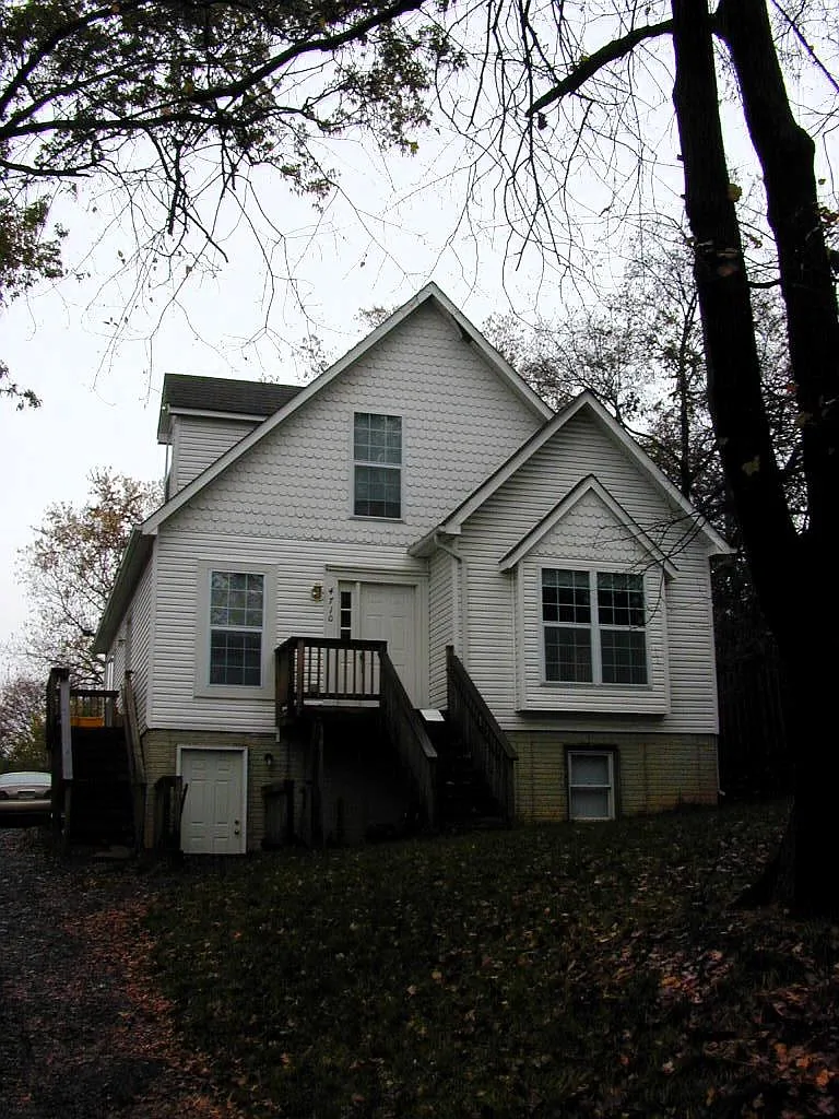 4710 Quebec St photo 1
