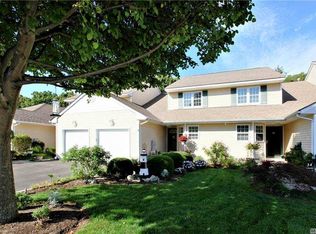 33 Blueberry Cmns, Riverhead, NY 11901