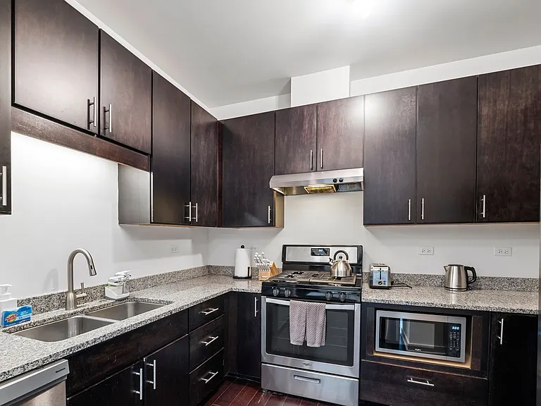1246 W Devon Ave #35 — Photo 2