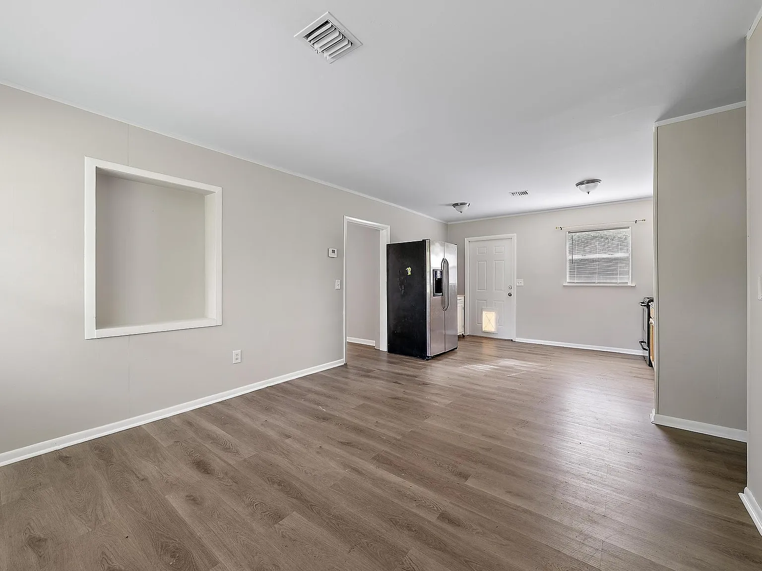 3 bed, 2.0 bath, 1200 sqft, $2,200 — Photo 4